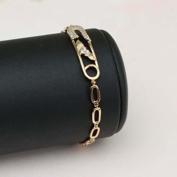 "Rose Gold Safety Pin Bracelet with Wing Detail, XPBL0781 - Picture 10 of 12